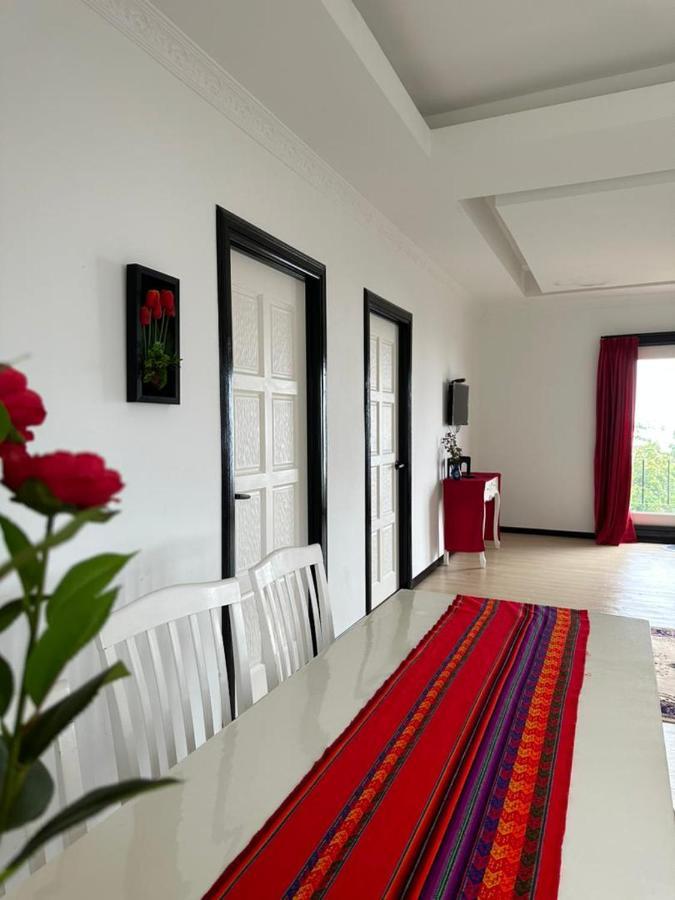 ראנאו Hounon White Chimney Cottage מראה חיצוני תמונה
