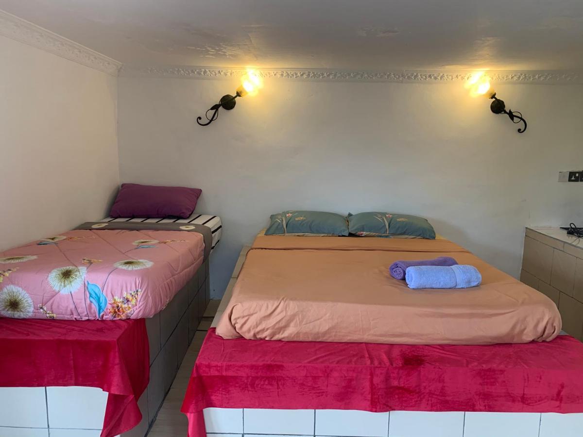 ראנאו Hounon White Chimney Cottage מראה חיצוני תמונה